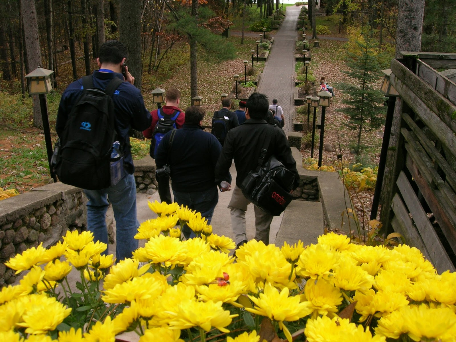 A group of digital photography majors on their way to attend class.