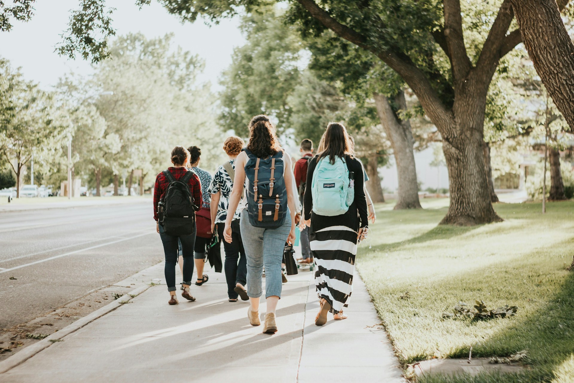 Students going to digital photography schools and colleges in Mississippi.