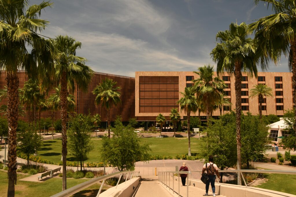 Opt for colleges in Arizona