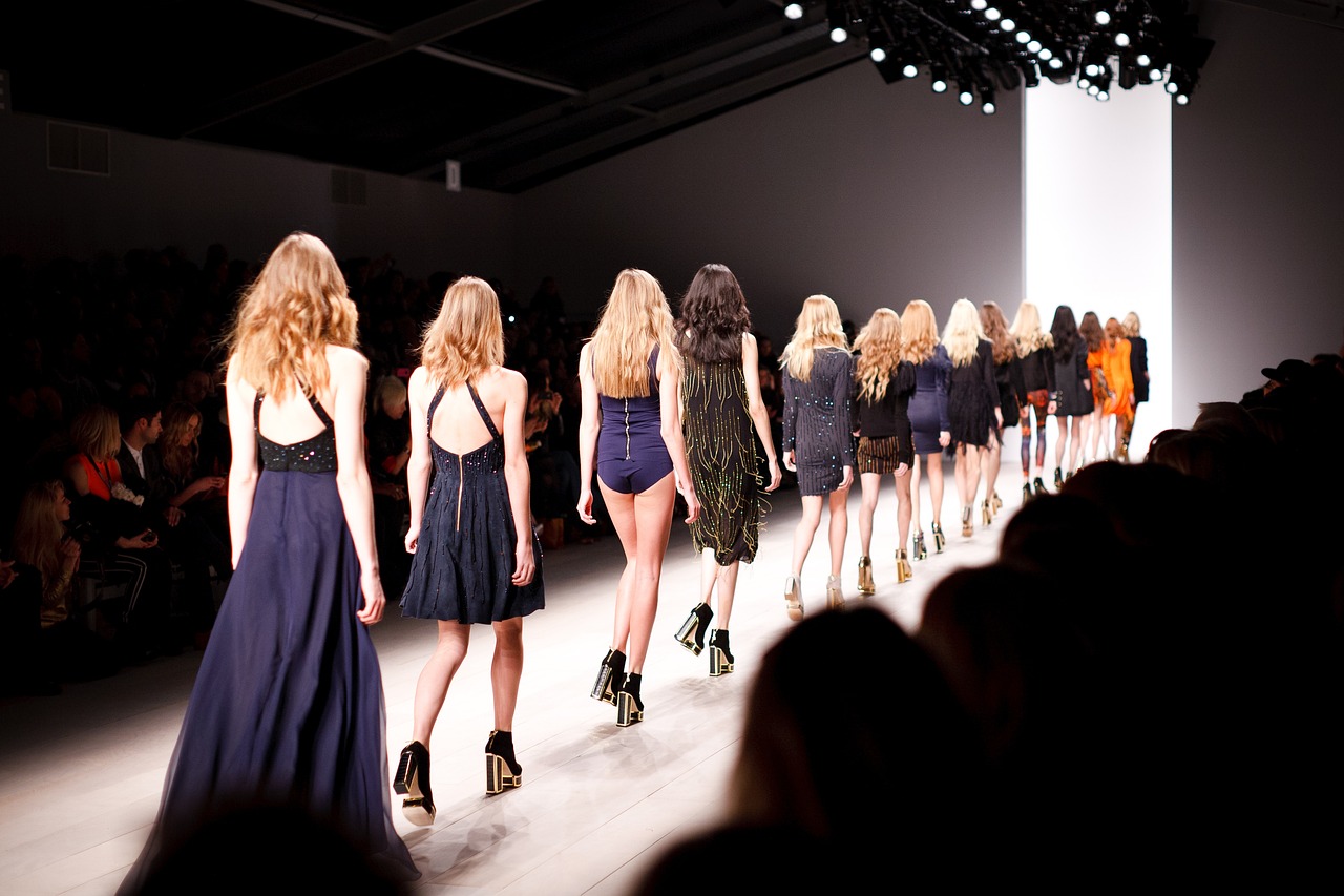 Study fashion merchandising at college in the US