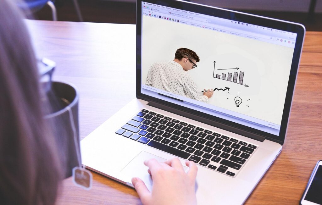 getting an online doctoral degree in forensic psychology offers many benefits