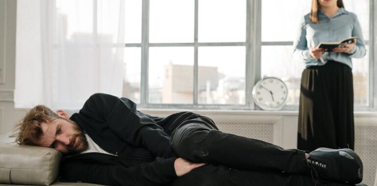 Pursue psych ward internships for a criminology career