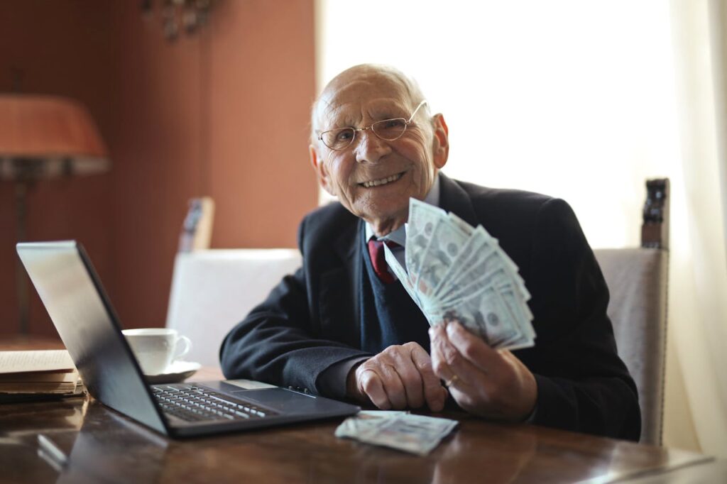 Become eligible for chamber of commerce grants with a degree