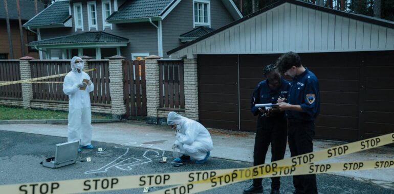 become a crime scene investigator with CSI training