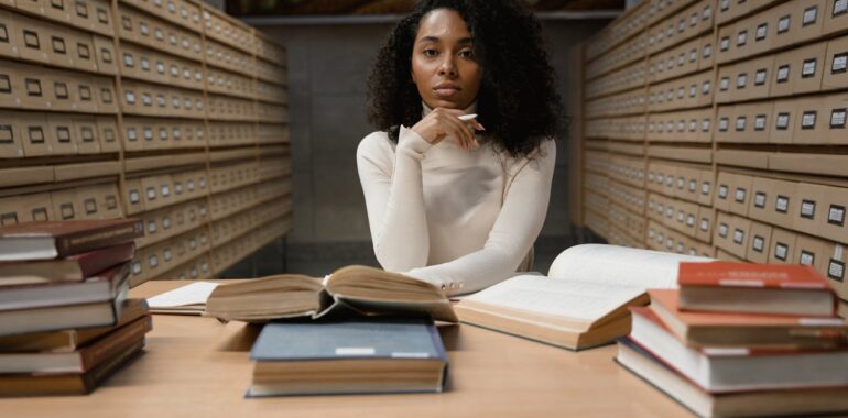 find scholarships for business majors